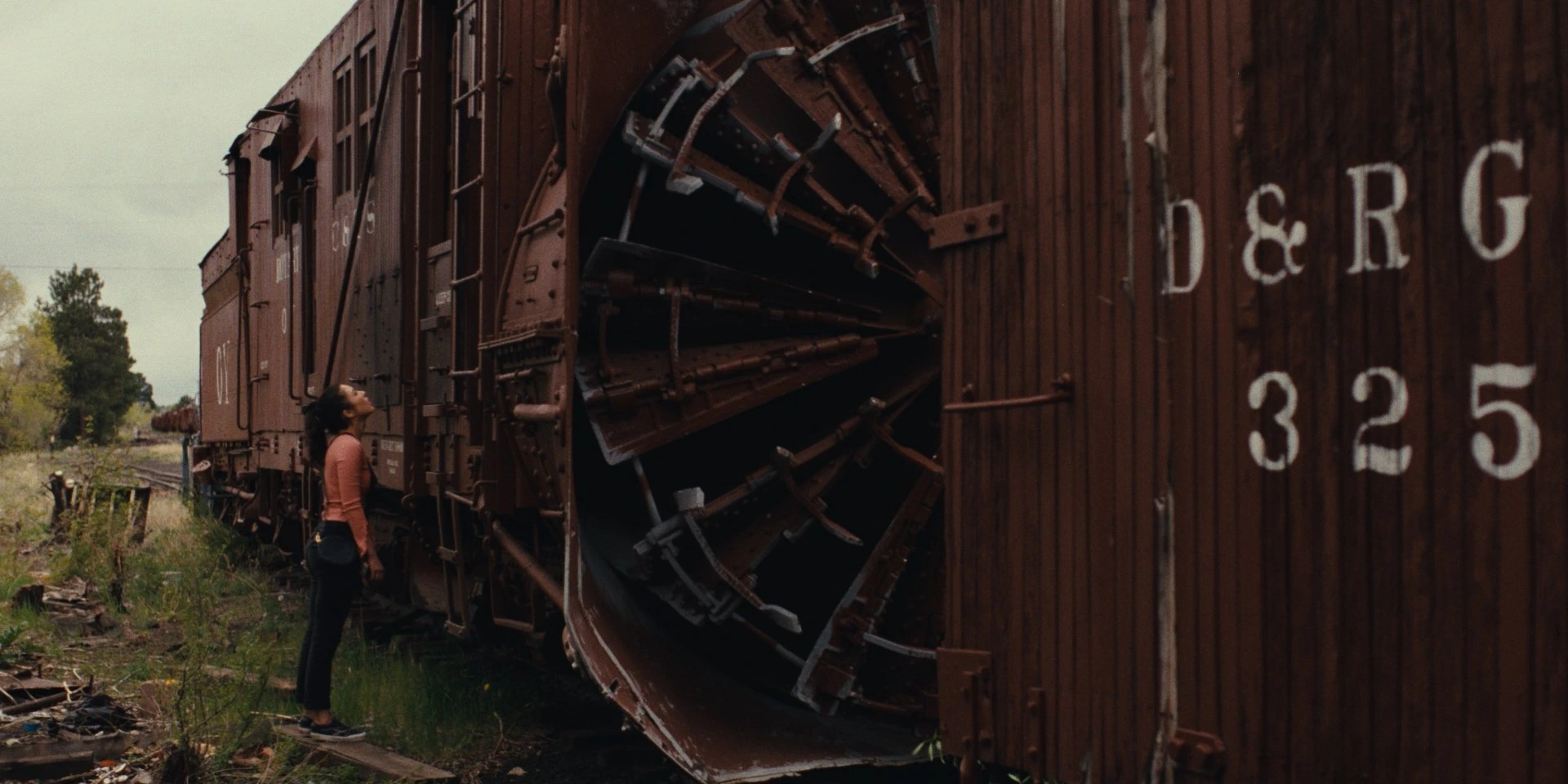 Out Past Dark — cinematography still (12 of 27)