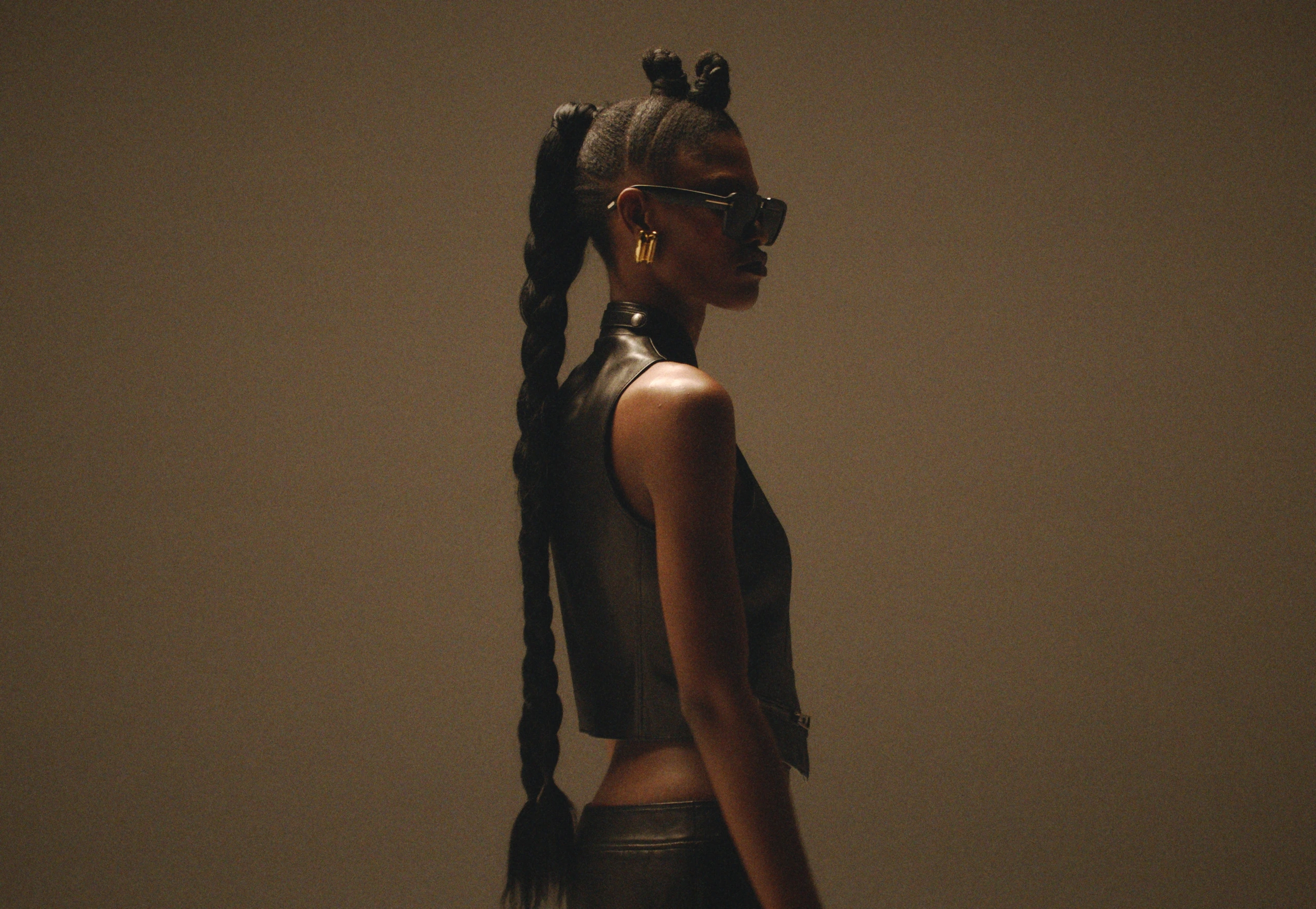 Tom Ford - Oud Wood — cinematography still (3 of 9)
