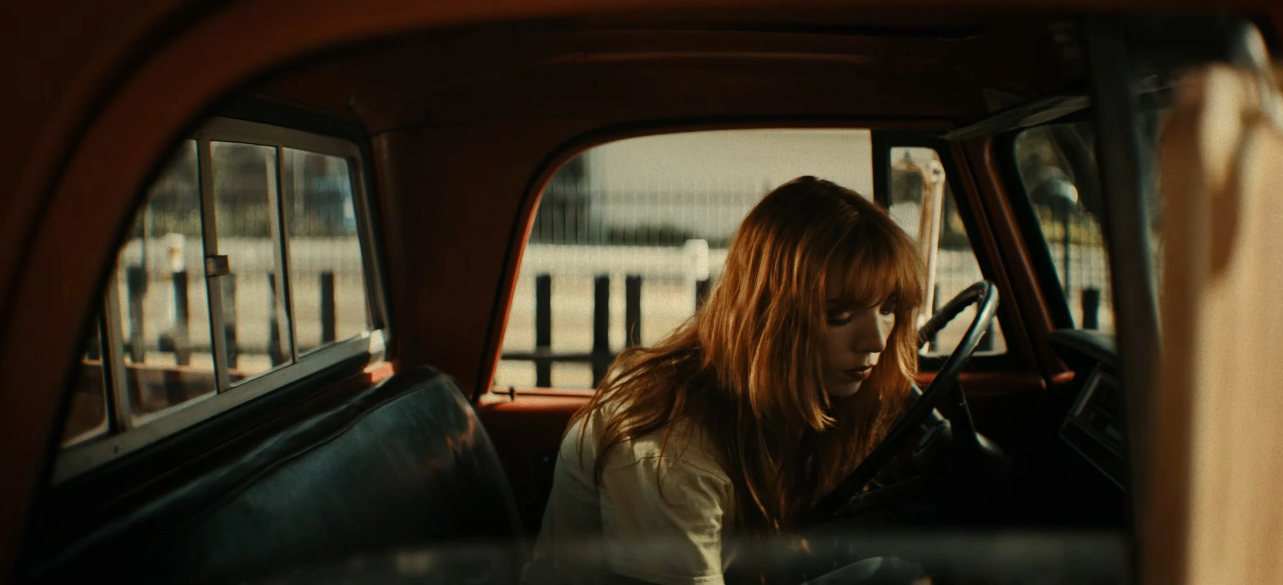 Gibson - 100 Years of Flat Tops — cinematography still (5 of 6)