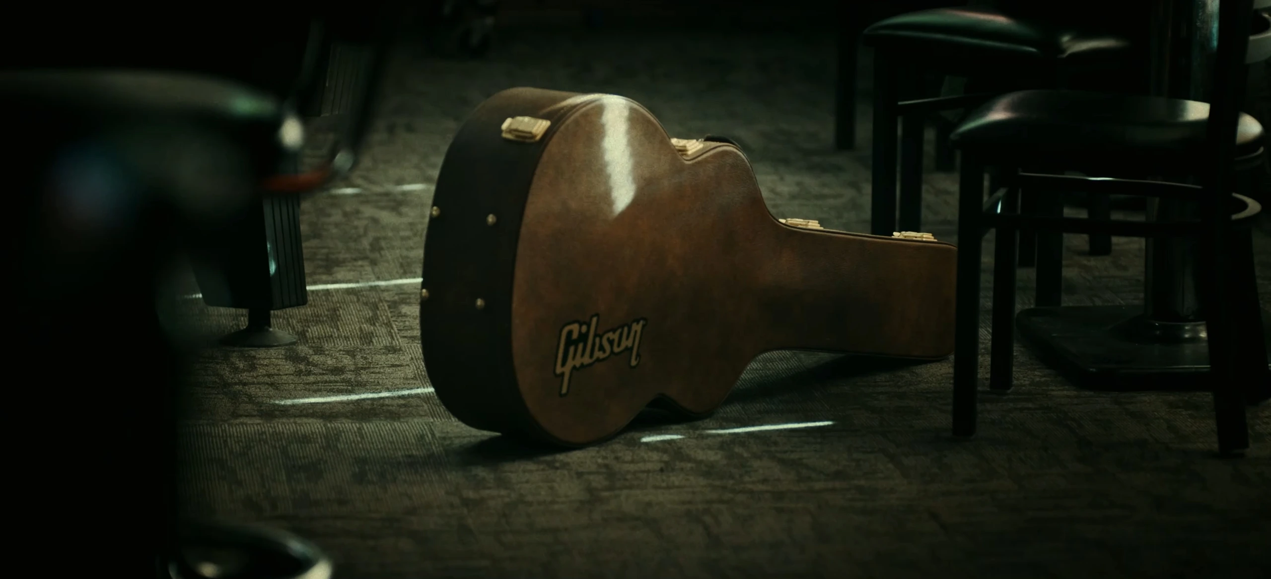 Gibson - 100 Years of Flat Tops — cinematography still (6 of 6)