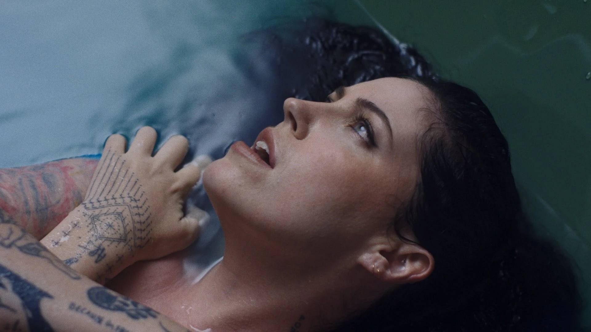 Bishop Briggs - Baggage — cinematography still (9 of 9)
